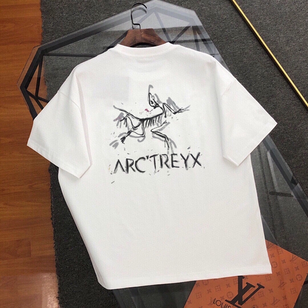 ブランドTシャツ背面デザイン